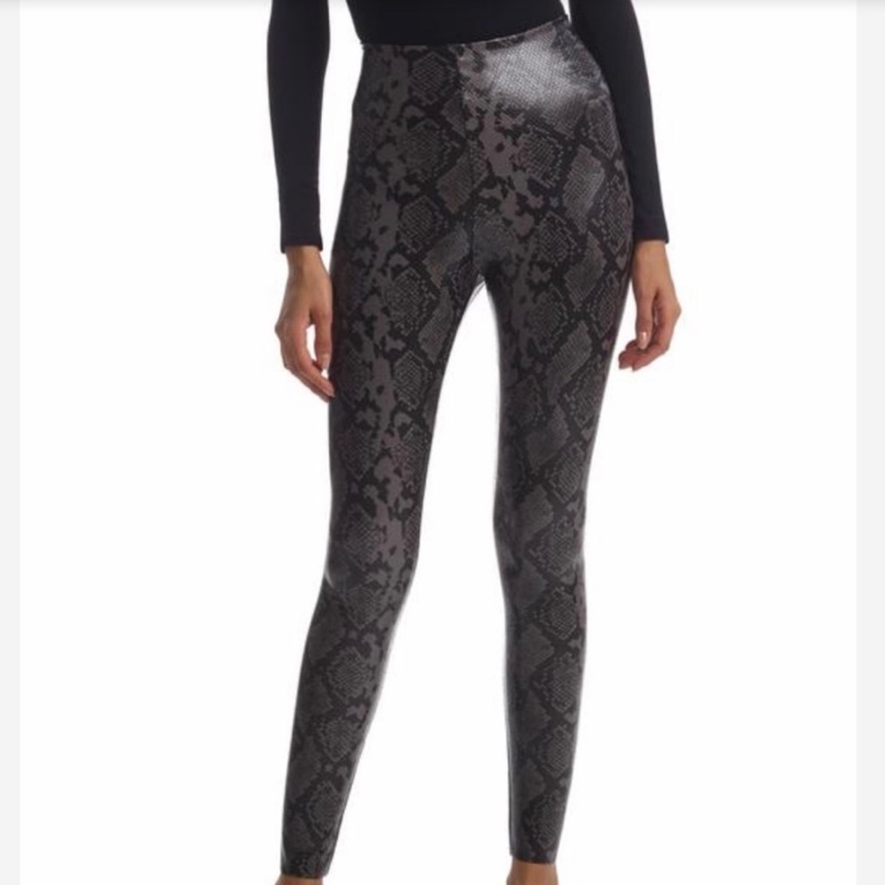 Nwt Commando Gray Snake Legwear Sz S